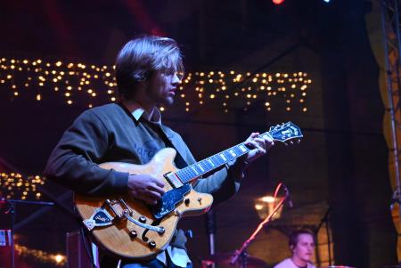 Včeraj je prvi koncert Pravljičnega Kamnik privabil število obiskovalcev (68)